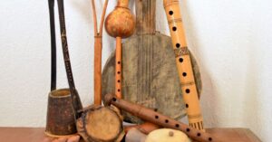 Praistoric Instruments Instrumentos musicales de la prehistoria: su uso en aquel entonces